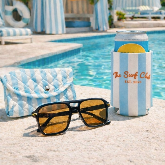 CITYGIRLXSTYLE Other - 2 pc Set Poolside Cabana Sunglasses And Case